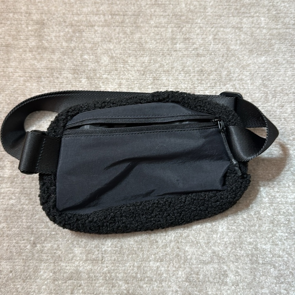 Sherpa‎ Black Belt Bag Zipper Closure Back Zipper Pocket Adjustable Waist Strap - Picture 3 of 7
